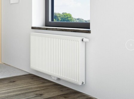 VKM8 UNI T33 Paneelradiator H900 L1600 (5285 Watt)  8-aansluitpunten