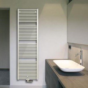 Initium Handdoekradiator H 1763  B 585  (934 Watt)  met middenaansluiting